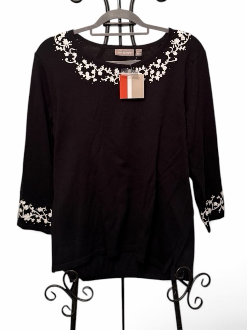 Croft & Barrow Embroidered Floral 3/4 Sleeve Sweater Top Black Large NWT - Picture 7 of 7